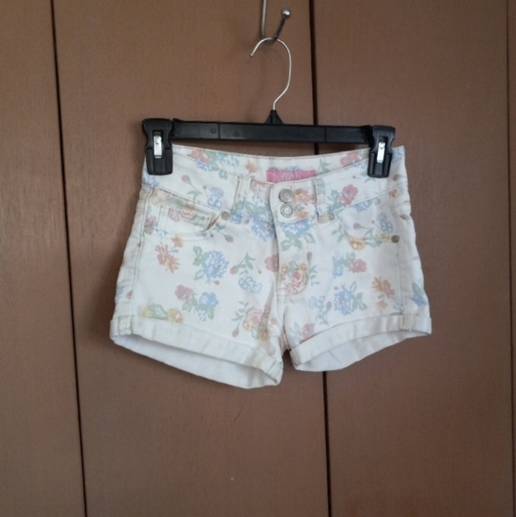 MISS JEANS WHITE FLORAL SHORTS. GIRLS SIZE 8. - Picture 7 of 8